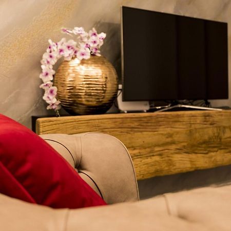 Vipverona Luxury Apartment - Royal Welcome ภายนอก รูปภาพ