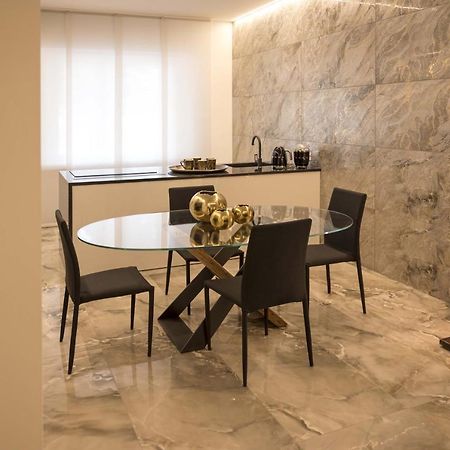 Vipverona Luxury Apartment - Royal Welcome ภายนอก รูปภาพ