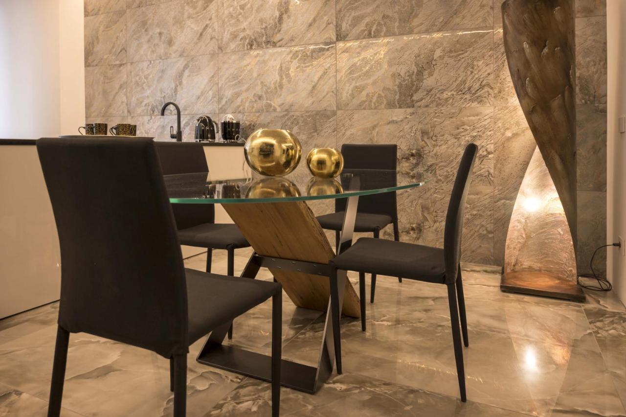 Vipverona Luxury Apartment - Royal Welcome ภายนอก รูปภาพ