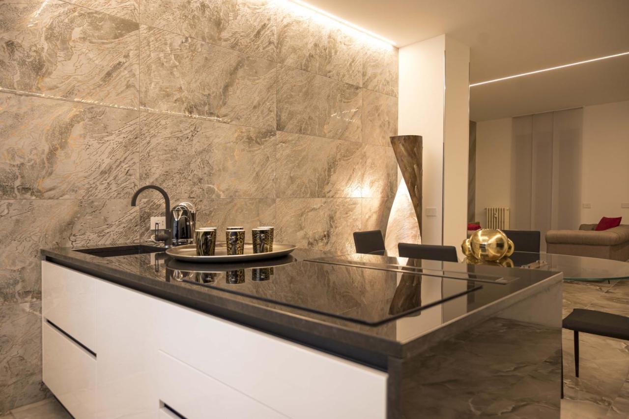 Vipverona Luxury Apartment - Royal Welcome ภายนอก รูปภาพ