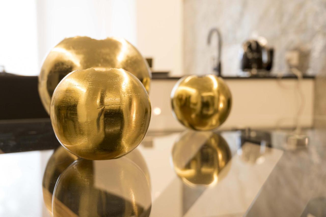 Vipverona Luxury Apartment - Royal Welcome ภายนอก รูปภาพ