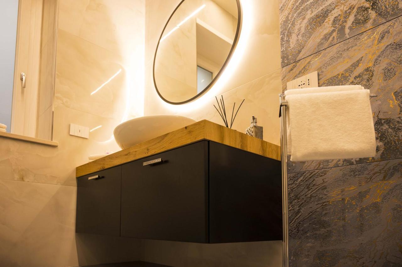 Vipverona Luxury Apartment - Royal Welcome ภายนอก รูปภาพ