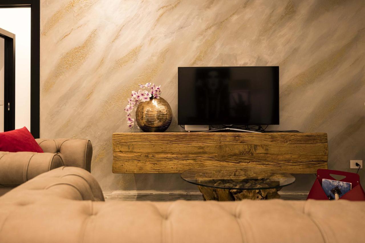 Vipverona Luxury Apartment - Royal Welcome ภายนอก รูปภาพ