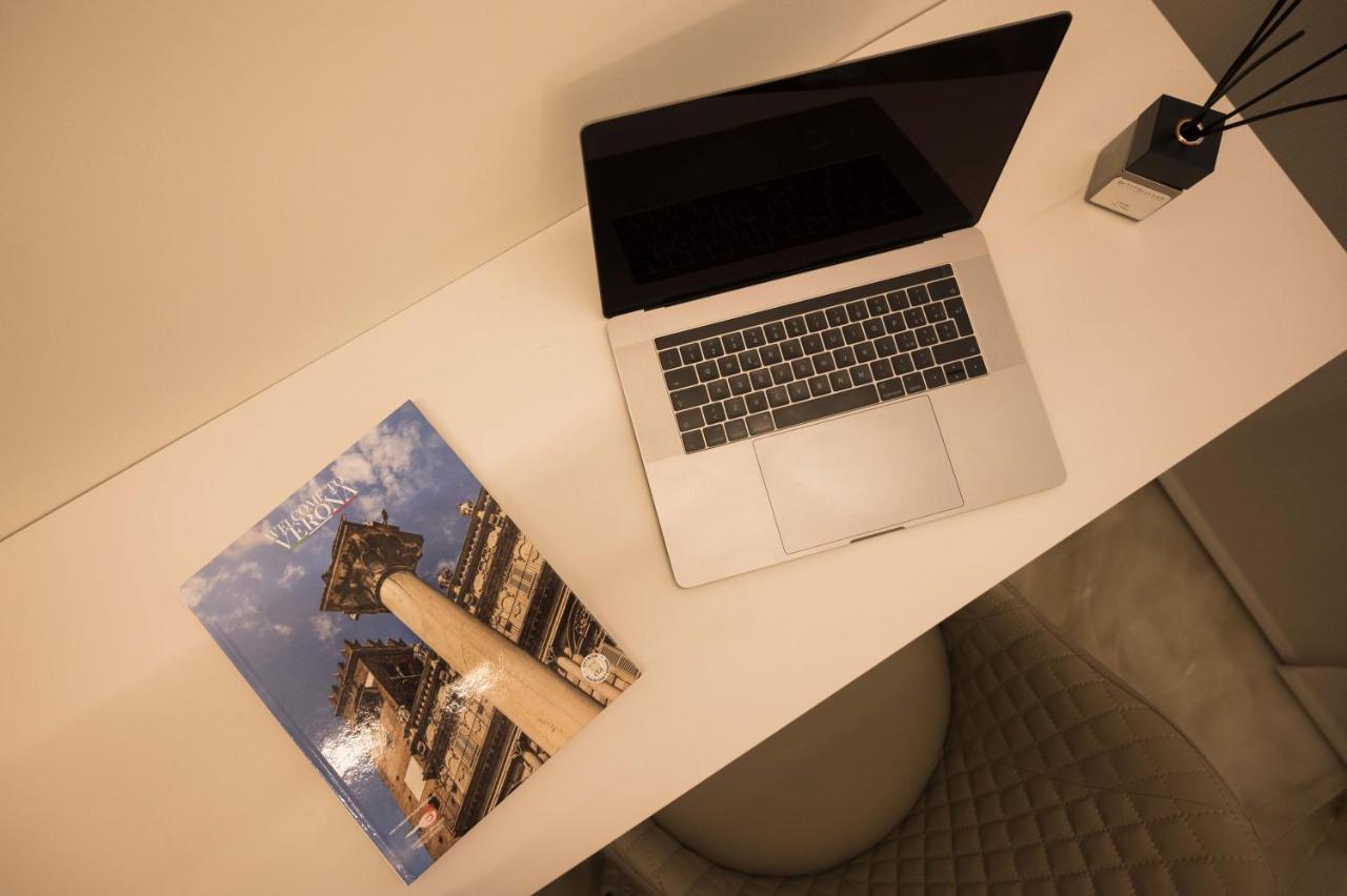 Vipverona Luxury Apartment - Royal Welcome ภายนอก รูปภาพ