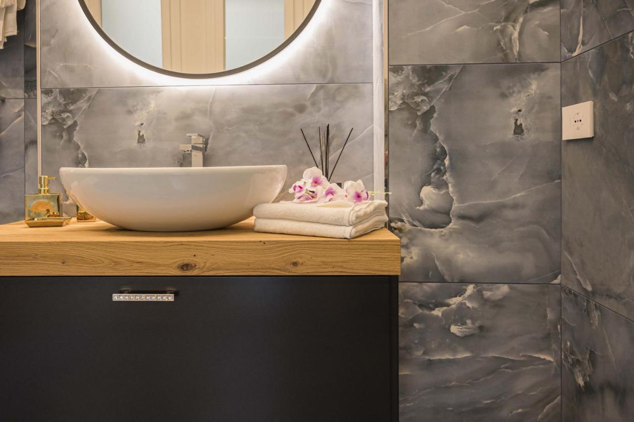Vipverona Luxury Apartment - Royal Welcome ภายนอก รูปภาพ